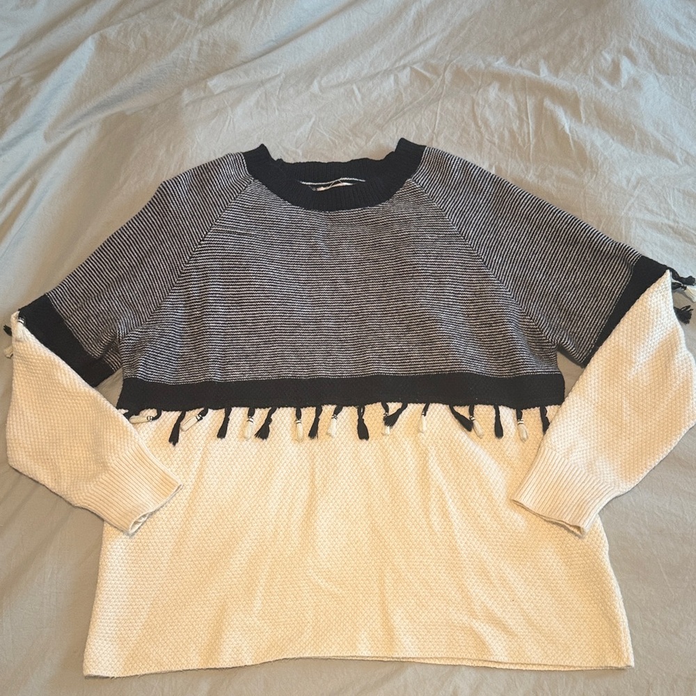 Gilli Black and Cream Crew Neck Sweater